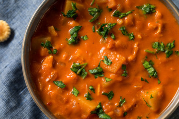 Homemade Red Tomato Manhattan Clam Chowder