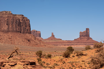 Fototapeta premium Monument Valley region of the Colorado Plateau with vast sandstone buttes on the Arizona–Utah border, in a Navajo Nation Reservation. USA