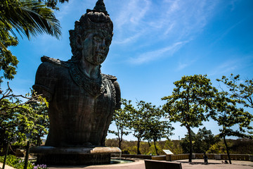 Obraz premium A beautiful view of Garuda Wisnu Kencana Cultural Park in Bali, Indonesia.