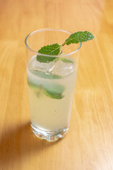  Lemonade with ice and peppermint leaves