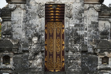 the entrance of a buddhist temple