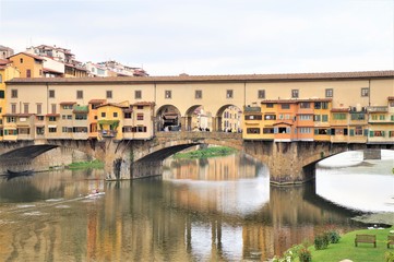 Fototapeta na wymiar Ponte Vecchio in florence