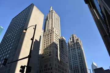 Fototapeta na wymiar skyscraper in Chicago, street view