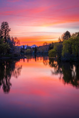Fototapeta na wymiar Mirror Pond Sunset - Bend Oregon