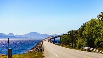 Obraz premium Road bridge Bolsoya, coast landscape Norway