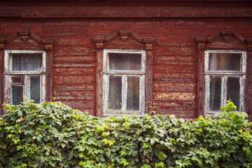 Fototapeta na wymiar old wooden house in Russia