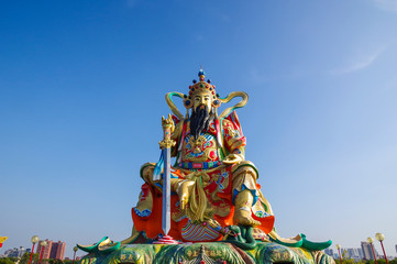 蓮池潭の上に建つ北極玄帝像