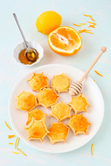 Pardulas mit Honig und Orange