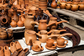 Fototapeta na wymiar pottery in the store