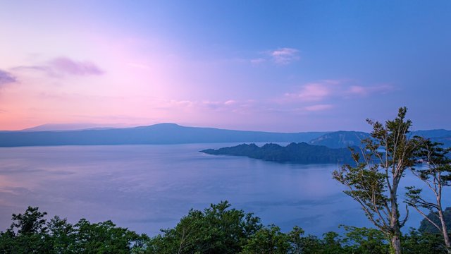 秋田県・小坂町 夏の十和田湖の夕景