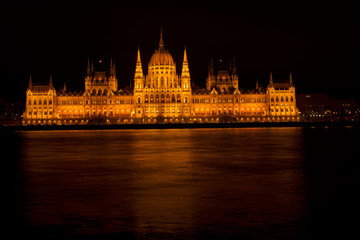 Fototapeta premium parliament night