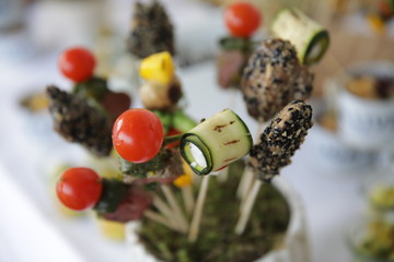 Buffet, Büfett, Büffet,  mit Fingerfood, Häppchen, Spießen, 