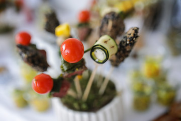 Büffet, Büfett, Büffett, Buffet, mit Spießchen, Zuchini, Fleisch, Tomate