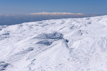 Fototapeta na wymiar 熊野岳から見た飯豊連峰
