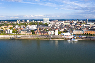 Naklejka na ściany i meble Rheinufer in Düsseldorf - Germany
