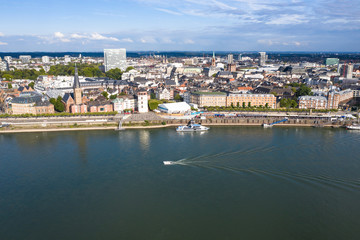 Fototapeta na wymiar Rheinufer in Düsseldorf - Germany