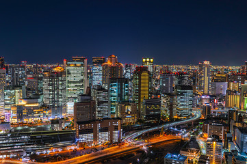 Fototapeta na wymiar 梅田スカイビル40階の空中庭園展望台からの夜景