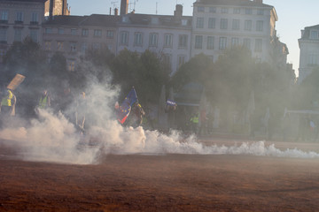 Fototapeta premium Manifestation des Gilets Jaunes Lyon 2019