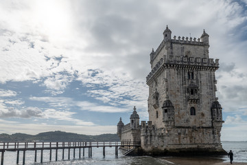 Fototapeta na wymiar Torre de Belem - das Tor zum Ozean in Lissabon