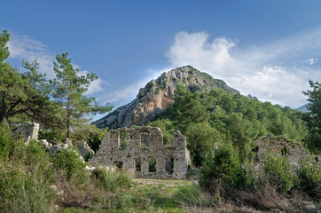 Fototapeta na wymiar Ruins of the ancient city in Turkey