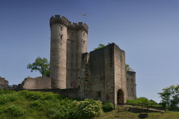 Kasselburg in der Eifel in Deutschland