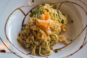Tagliatelle Al Salmón