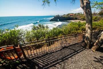 Obraz premium A beautiful view of Tanah Lot temple in Bali, Indonesia
