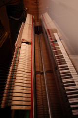 Piano from the inside