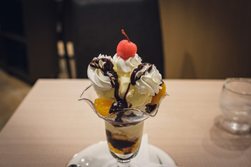 チョコレートパフェ