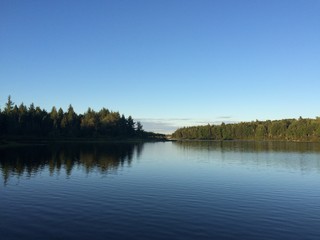 Fototapeta na wymiar Canadian Lake