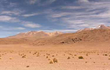 Montañas con poca nieve altiplano boliviano