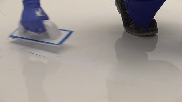 Epoxy grouting tiles
