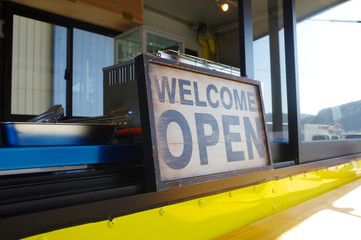 キッチンカーの開店