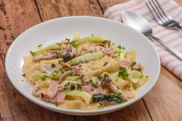 クリームパスタ