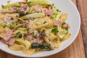 クリームパスタ