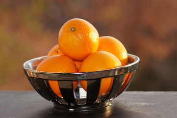 Saftige Orangen Früchte im Obstkorb