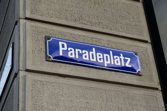 Strassenschild "Paradeplatz", Z&uuml;rich, Schweiz