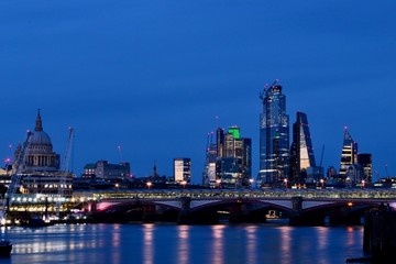 Fototapeta na wymiar London view in the night 