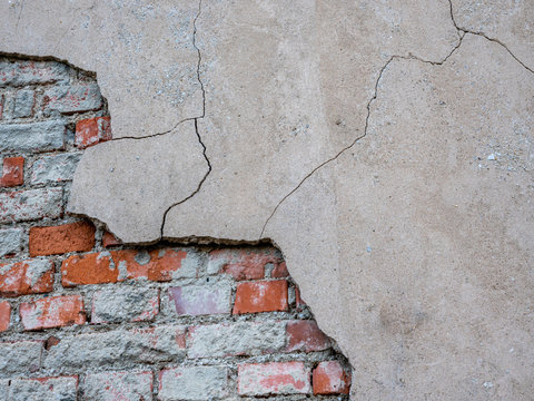 Bausch&auml;den an einer Hauswand