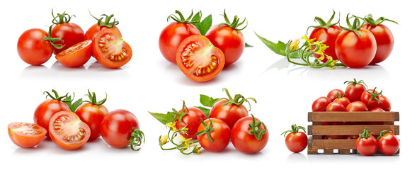 Stellen Sie Tomate im Schnitt mit grünen Blättern und Blumen ein. Sammlungsgemüsestillleben zum Verpacken. Isoliert auf weißem Hintergrund.