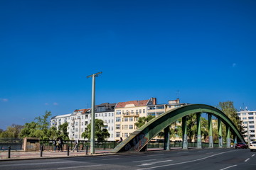 Fototapeta premium schloßbrücke mit brückenbogen in berlin charlottenburg, deutschland