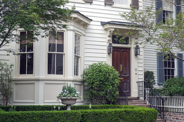 Fototapeta na wymiar Historic home in Charleston, South Carolina