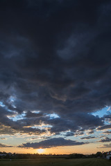 Gewitterwolken über dem Land