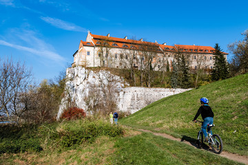 klasztor w tyńcu, turystyka, bieganie, spacerowanie © Tomasz