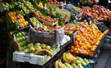 istanbul - turkey NOV 2018 market of fruit .
