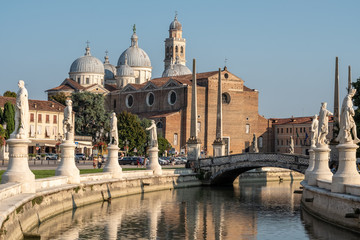 Fototapeta na wymiar Padova, basilica di santa Giustina
