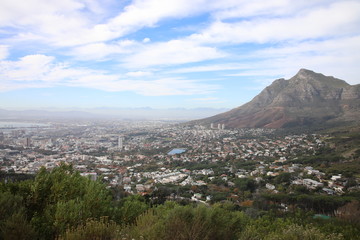Fototapeta na wymiar Devil's Peak and the city of Cape Town, South Africa