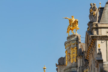 Fototapeta premium Details of the ancient buildings at the Grand Place (Brussels)