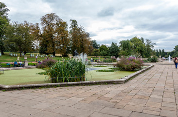 Fototapeta premium London, United Kingdom - August 28, 2018: The Italian Gardens at Hyde Park in London, UK