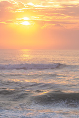 Fototapeta na wymiar Sunrise over the ocean